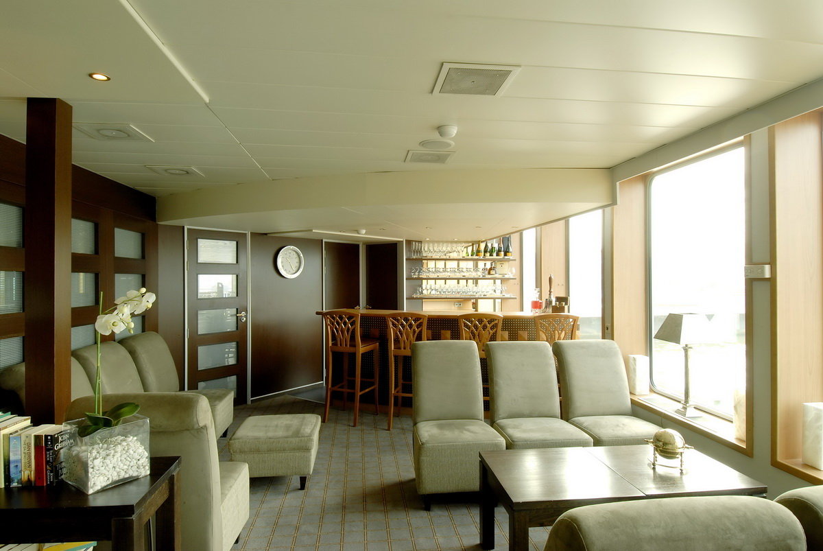 river princess lounge